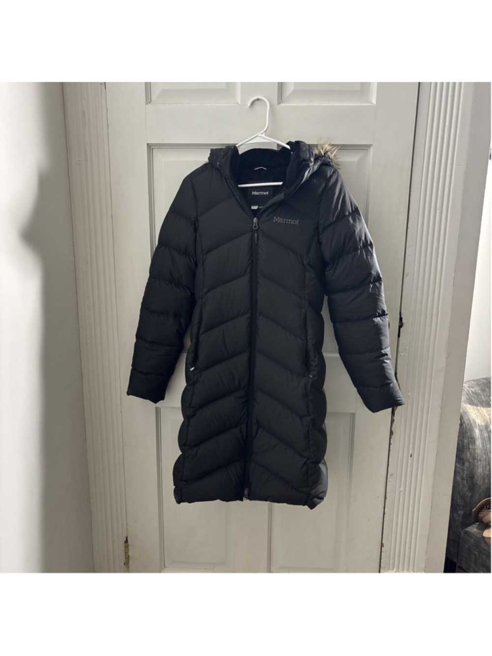 Marmot Coat Women’s XS Black 700 Fill Down Parka Fur Hooded Puffer Insulated